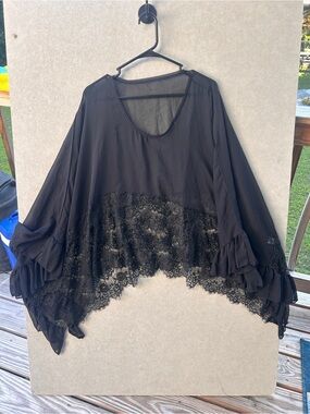 Black Lace-Trim Flowy Women’s Shawel size medium #490